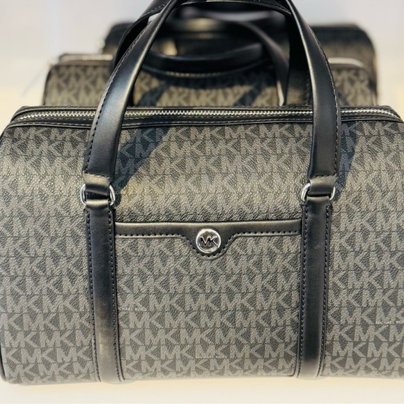 Michael Kors Medium Travel Duffle Satchel Bag Black Signature - Picture 3 of 5